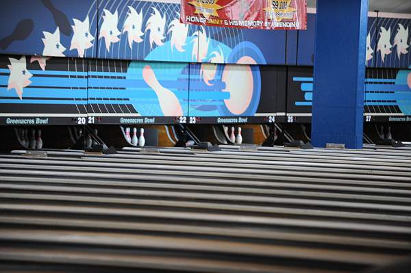 AHJF-Bowling-2-14-10-002-DDeRosaPhoto.jpg