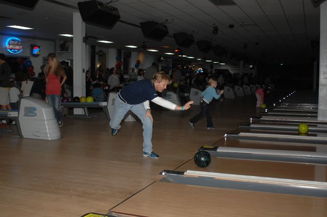 100-AHJFBowlingforEquestrians-2-18-07-DeRosaPhoto.jpg