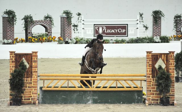 2250-Theory-JenniferWaxman-LegacyCup-NonPro3'6Finals-5-17-08-DeRosaPhoto