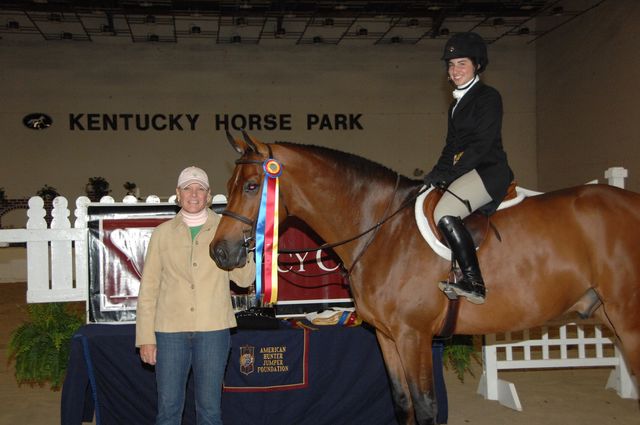 1778-Ulone-JenniferWaxman-LegacyCup-NonPro3'FinalsAwards-5-16-08-DeRosaPhoto.JPG