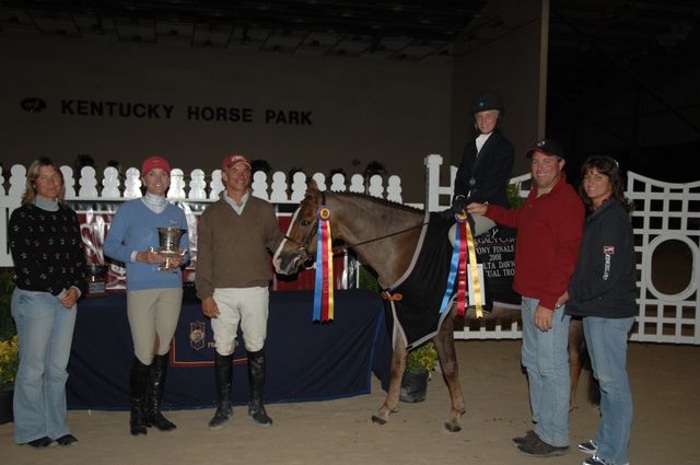 2224-MindYourStep-BrittniRaflowitz-LegacyCup-PonyFinalsAwards-5-17-08-DeRosaPhoto.jpg