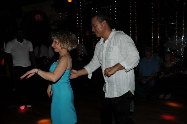 Dancing-11-17-10-RobinBD-35-DDeRosaPhoto.jpg