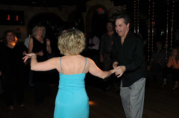 Dancing-11-17-10-RobinBD-75-DDeRosaPhoto.jpg