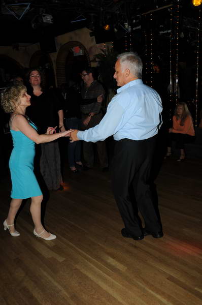 Dancing-11-17-10-RobinBD-88-DDeRosaPhoto.jpg