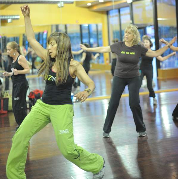 BUCD-Zumba-5-14-09-31-DDeRosaPhoto.jpg