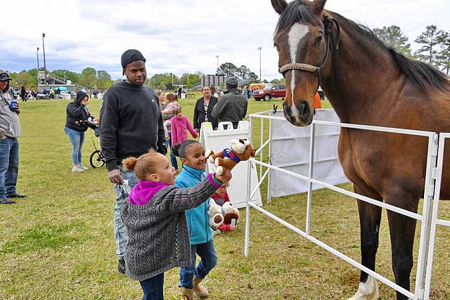 MARLEY'S ROUND UP-4-9-22-8201-DDeRosaPhoto