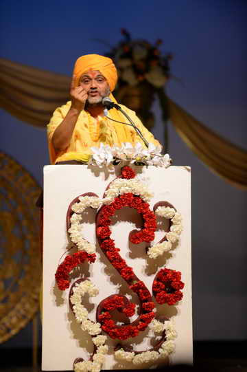 Gurudev-10-4-15-7835-DDeRosaPhoto