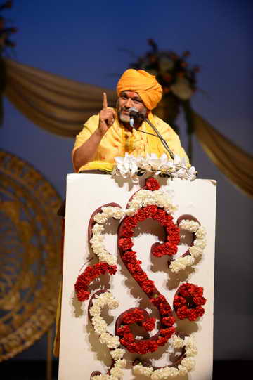 Gurudev-10-4-15-7851-DDeRosaPhoto