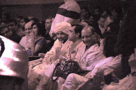 Gurudev-10-4-15-7632-DDeRosaPhoto