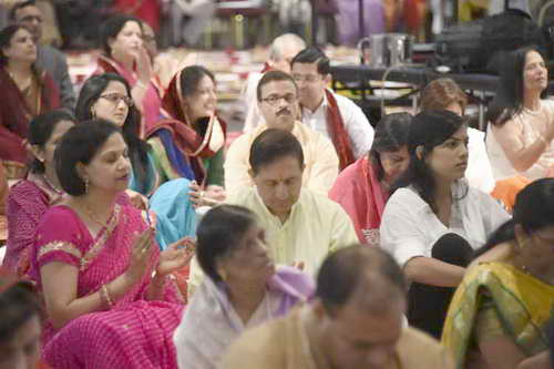 Gurudev1-7-12-14-7114-DDeRosaPhoto