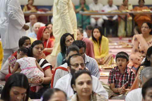 Gurudev1-7-12-14-7162-DDeRosaPhoto