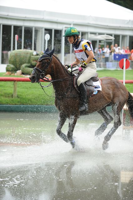 HKEV-8-11-08-0367-LucindaFredericks-HeadleyBritannia-AUS-DeRosaPhoto.jpg