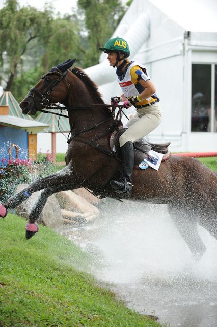 HKEV-8-11-08-0368-LucindaFredericks-HeadleyBritannia-AUS-DeRosaPhoto.jpg