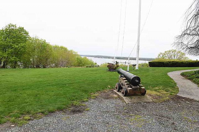 Gardens-IPE-LloydHarbor-5-10-19-7791-DDeRosaPhoto