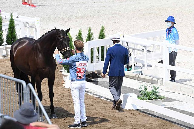 OLY-2020-DRESSAGE-JOG-7-24-21-0828-116-CHRIS VON MARTELS-ECLIPS-CAN-DDEROSAPHOTO