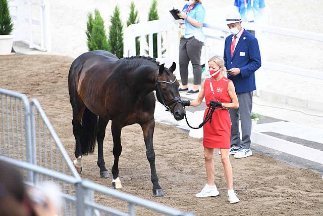 OLY-2020-DRESSAGE-JOG-7-24-21-0858-119-CHARLOTTE-HEERING-BUFRANCO-DEN-DDEROSAPHOTO