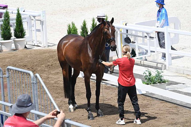 OLY-2020-DRESSAGE-JOG-7-24-21-1016-137-H LANGEHANENBERG-ANNABELLE 110-GER-DDEROSAPHOTO