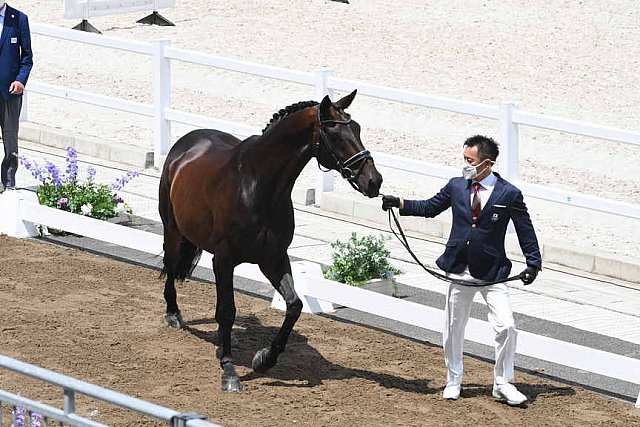 OLY-2020-DRESSAGE-JOG-7-24-21-1100-144-HIROYUKI KITAHARA-HURACAN 10-JPN-DDEROSAPHOTO