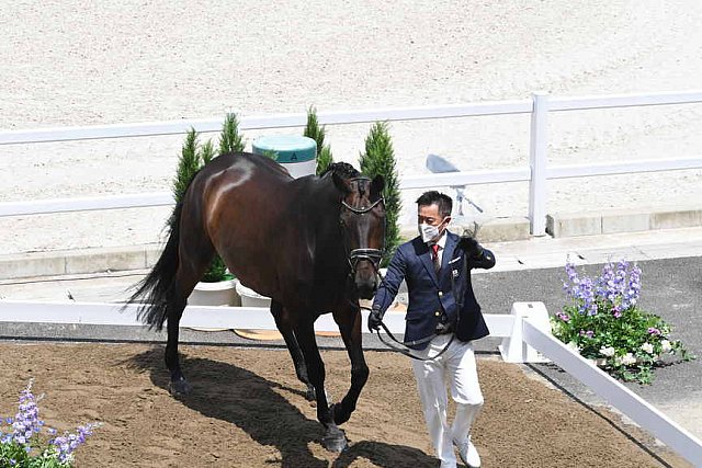 OLY-2020-DRESSAGE-JOG-7-24-21-1106-144-HIROYUKI KITAHARA-HURACAN 10-JPN-DDEROSAPHOTO