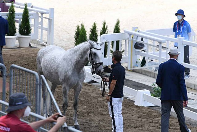 OLY-2020-DRESSAGE-JOG-7-24-21-1248-155-CARLOS PINTO-SULTAO MENEZES-POR-DDEROSAPHOTO