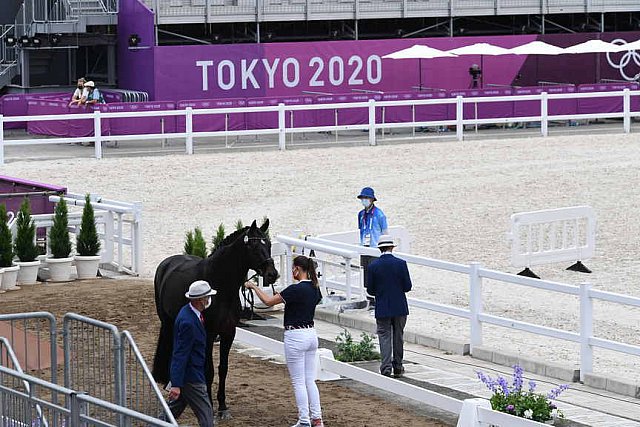 OLY-2020-DRESSAGE-JOG-7-24-21-1411-171-LYLE ADRIENNE-SALVINO-USA-DDEROSAPHOTO