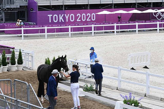 OLY-2020-DRESSAGE-JOG-7-24-21-1413-171-LYLE ADRIENNE-SALVINO-USA-DDEROSAPHOTO