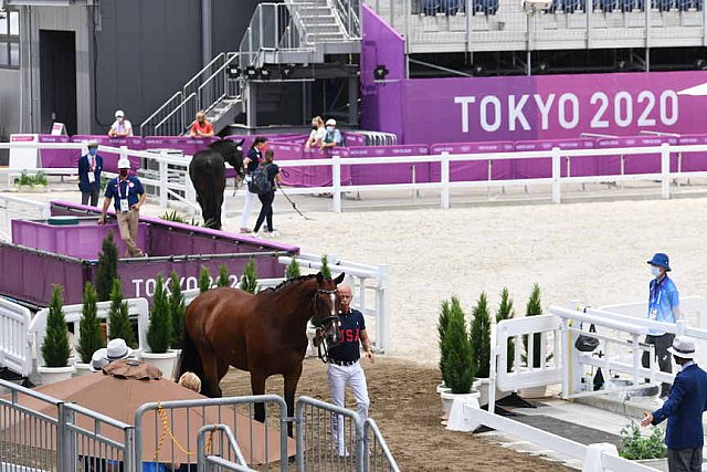 OLY-2020-DRESSAGE-JOG-7-24-21-1434-172-STEFFEN PETERS-SUPPERKASPER-USA-DDEROSAPHOTO