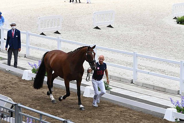 OLY-2020-DRESSAGE-JOG-7-24-21-1444-172-STEFFEN PETERS-SUPPERKASPER-USA-DDEROSAPHOTO