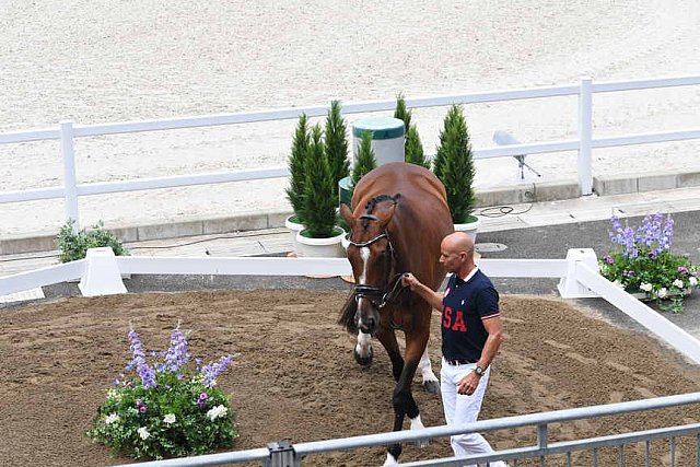 OLY-2020-DRESSAGE-JOG-7-24-21-1458-172-STEFFEN PETERS-SUPPERKASPER-USA-DDEROSAPHOTO