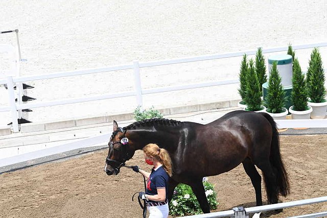 OLY-2020-DRESSAGE-JOG-7-24-21-1492-173-SABINE SCHUT-KERY-SANCEO-USA-DDEROSAPHOTO