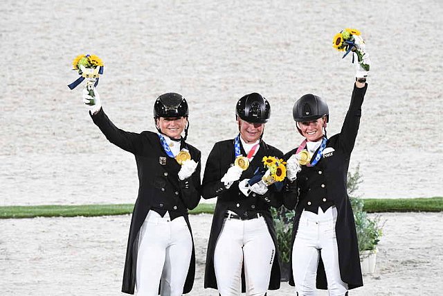 OLY-2020-DRESSAGE-GP SPECIAL AWARDS-7-27-21-7020-DDEROSAPHOTO