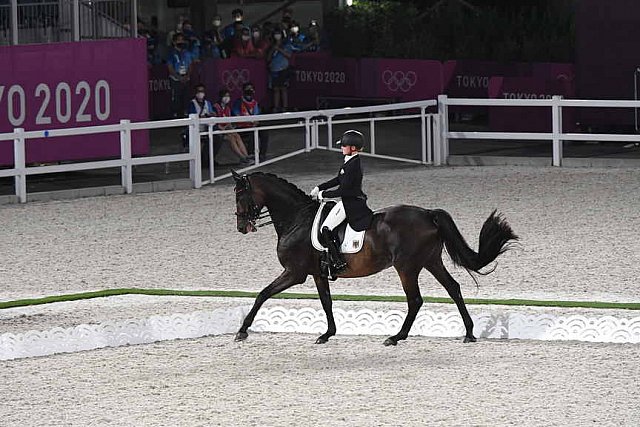 OLY-2020-DRESSAGE-GP FREESTYLE-7-28-21-6558-138-DOROTHEE SCHNEIDER-SHOWTIME FRH-DDEROSAPHOTO
