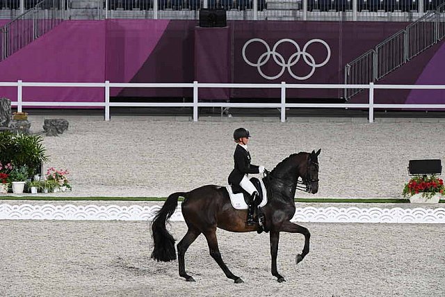 OLY-2020-DRESSAGE-GP FREESTYLE-7-28-21-6564-138-DOROTHEE SCHNEIDER-SHOWTIME FRH-DDEROSAPHOTO