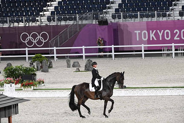 OLY-2020-DRESSAGE-GP FREESTYLE-7-28-21-6574-138-DOROTHEE SCHNEIDER-SHOWTIME FRH-DDEROSAPHOTO