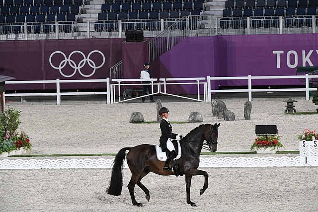 OLY-2020-DRESSAGE-GP FREESTYLE-7-28-21-6591-138-DOROTHEE SCHNEIDER-SHOWTIME FRH-DDEROSAPHOTO