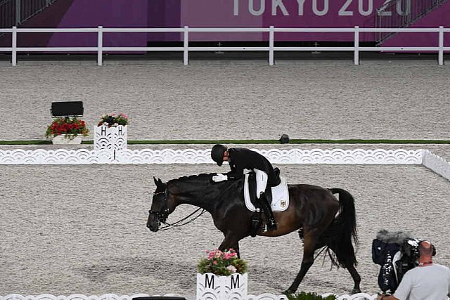 OLY-2020-DRESSAGE-GP FREESTYLE-7-28-21-6607-138-DOROTHEE SCHNEIDER-SHOWTIME FRH-DDEROSAPHOTO
