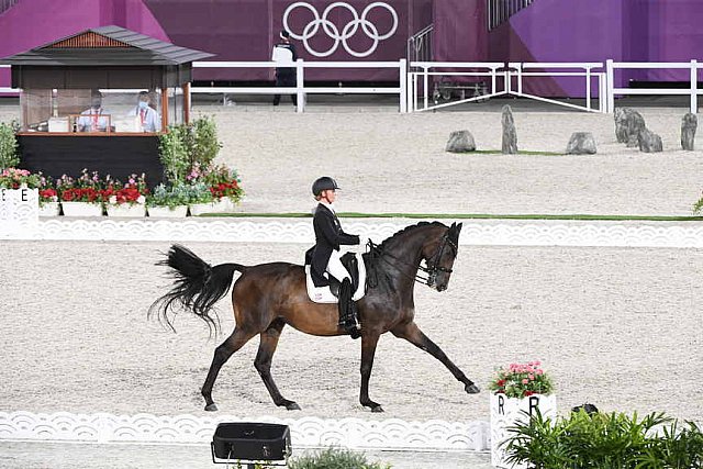 OLY-2020-DRESSAGE-GP FREESTYLE-7-28-21-8990-139-JESSICA VON BREDOW-WERNDL-TSF DALERA-GER-DDEROSAPHOTO