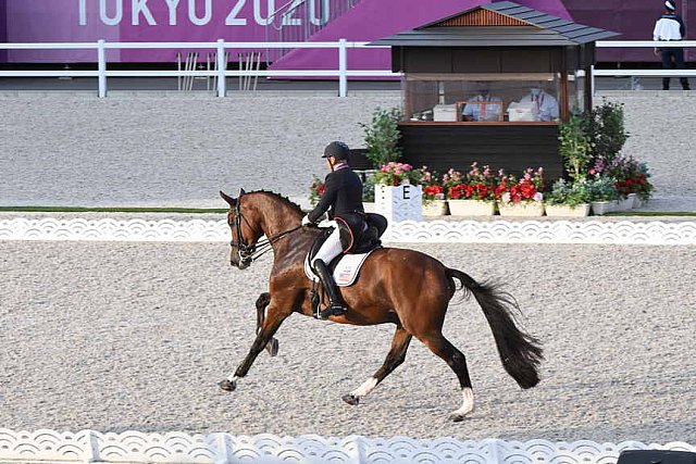 OLY-2020-DRESSAGE-GP FREESTYLE-7-28-21-7620-172-STEPHEN PETERS-SUPPENKASPER-USA-DDEROSAPHOTO