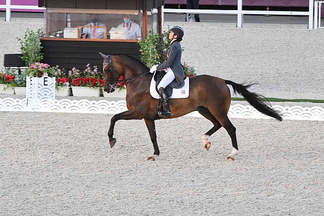 OLY-2020-DRESSAGE-GP FREESTYLE-7-28-21-7840-123-BEATRIZ FERRER-SALAT-ELEGANCE-ESP-DDEROSAPHOTO