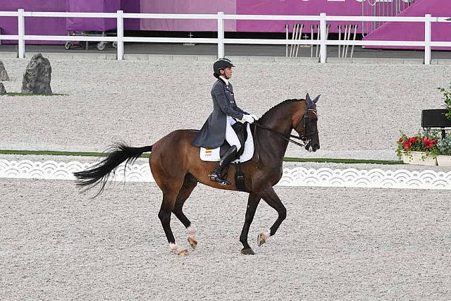 OLY-2020-DRESSAGE-GP FREESTYLE-7-28-21-7909-123-BEATRIZ FERRER-SALAT-ELEGANCE-ESP-DDEROSAPHOTO