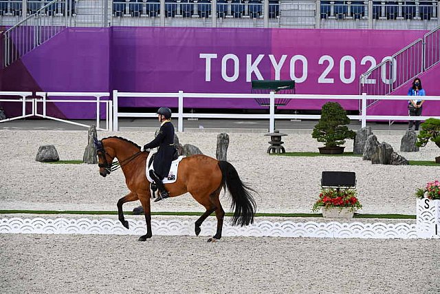 OLY-2020-DRESSAGE-GP DAY1-7-24-21-2644-101-MARY HANNA-CALANTA-AUS-DDEROSAPHOTO