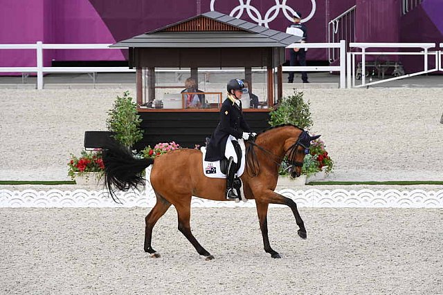 OLY-2020-DRESSAGE-GP DAY1-7-24-21-2688-101-MARY HANNA-CALANTA-AUS-DDEROSAPHOTO