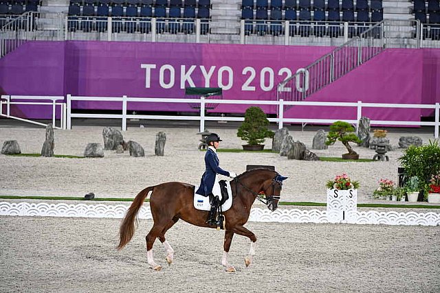 OLY-2020-DRESSAGE-GP DAY1-7-24-21-4811-127-DINA ELLERMANN-DONNA ANNA-EST-DDEROSAPHOTO