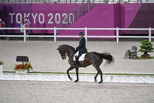OLY-2020-DRESSAGE-GP DAY1-7-24-21-4858-142-FRANCESCO ZAZA-WITHERING ROMANCE-ITA-DDEROSAPHOTO