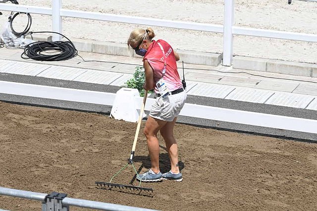 OLY-2020-DRESSAGE-JOG-7-24-21-1013-DDEROSAPHOTO