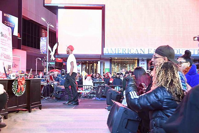 OneLove-TimesSquare-11-17-18-9198-DDeRosaVideo