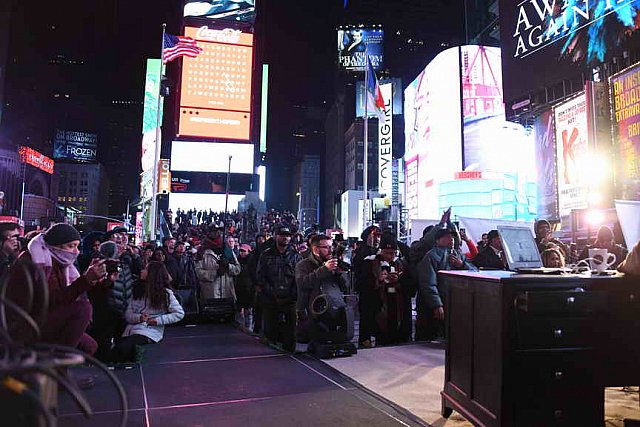 OneLove-TimesSquare-11-17-18-9238-DDeRosaVideo