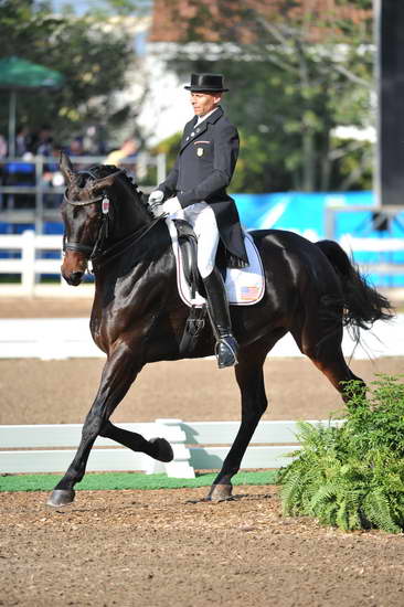 PanAmGames-MX-10-19-11-7571-DRE-IND-SteffenPeters-WeltinosMagic-USA-DDeRosaPhoto.JPG