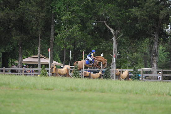 So8ths-5-5-12-XCDay-3724-SarahZimmer-MardiGras-DDeRosaPhoto