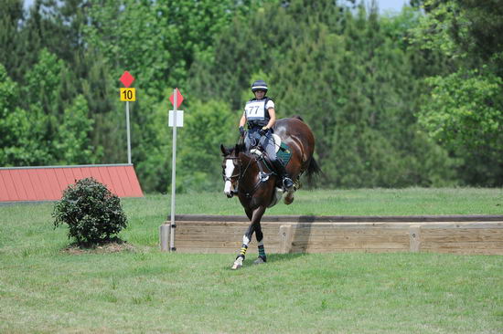 So8ths-5-5-12-XCDay-3274-KindellBillingsley-Keeneland-DDeRosaPhoto